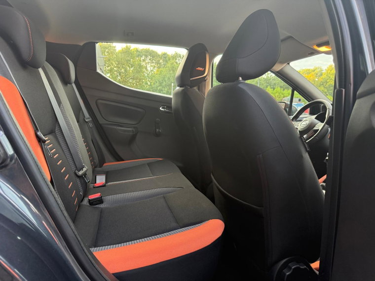 Vehicle Image 36
