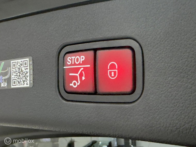 Vehicle Image 52