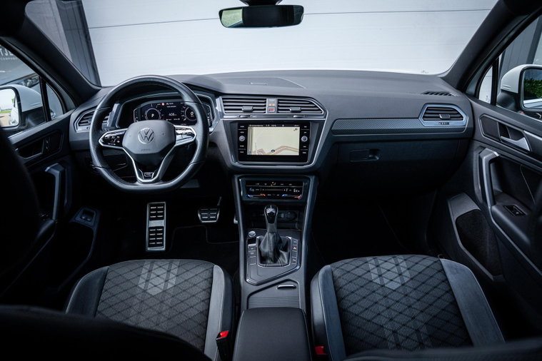 Vehicle Image 25