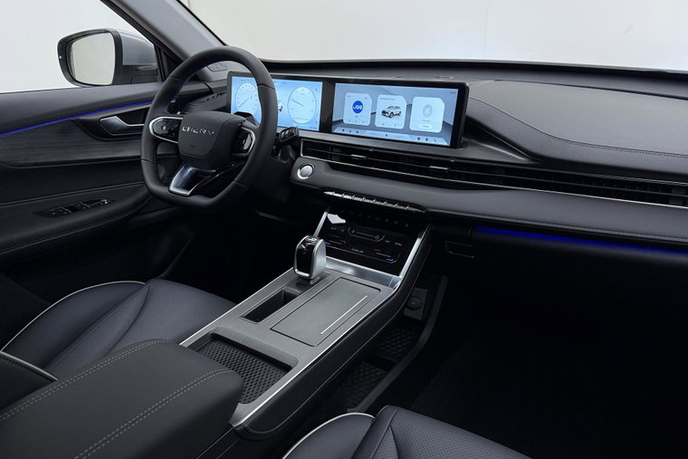 Vehicle Image 16