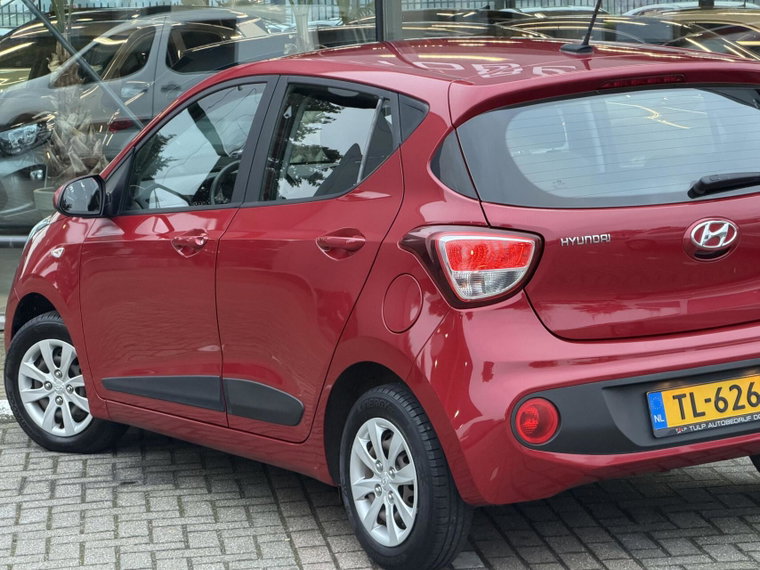 Vehicle Image 12
