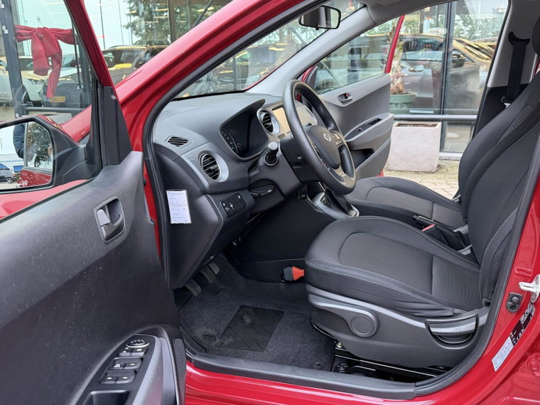 Vehicle Image 21