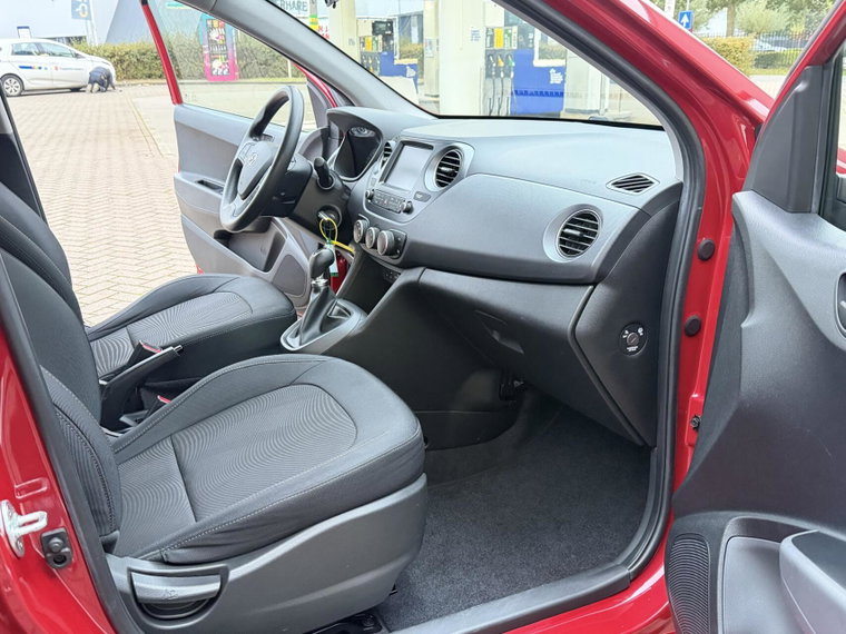 Vehicle Image 23