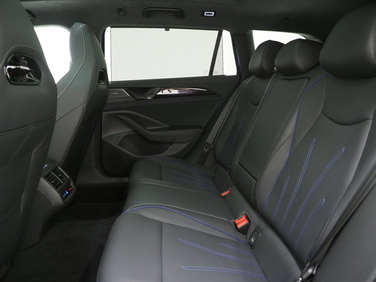 Vehicle Image 45