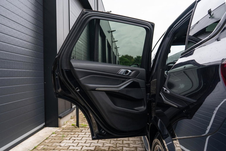 Vehicle Image 36