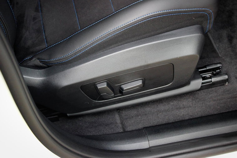 Vehicle Image 23