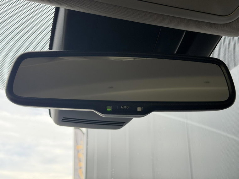 Vehicle Image 33