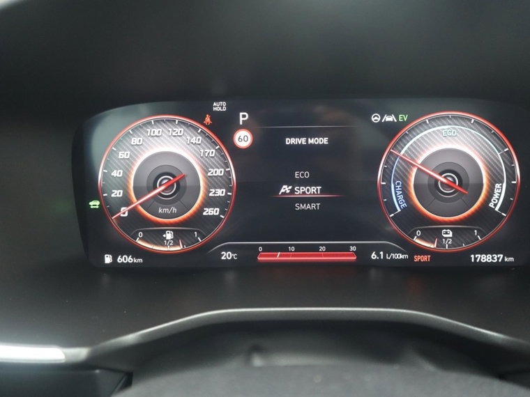 Vehicle Image 24