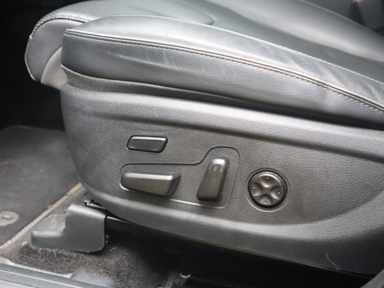 Vehicle Image 33