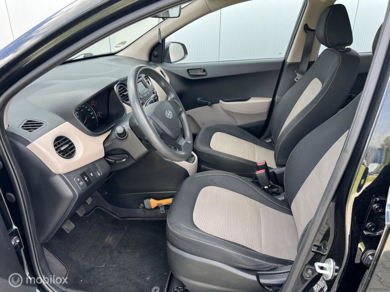 Vehicle Image 11