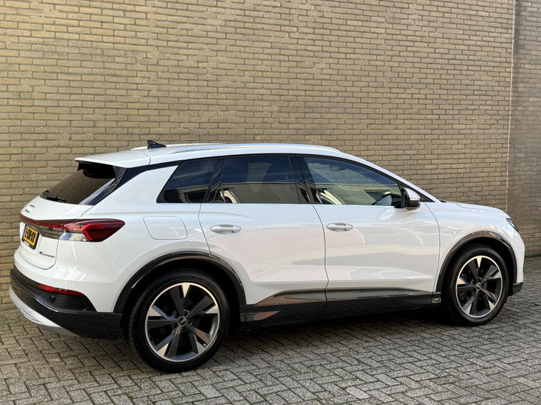 Vehicle Image 52