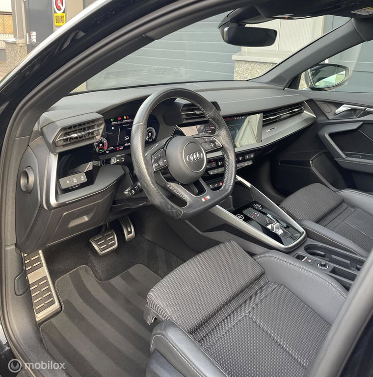 Vehicle Image 33