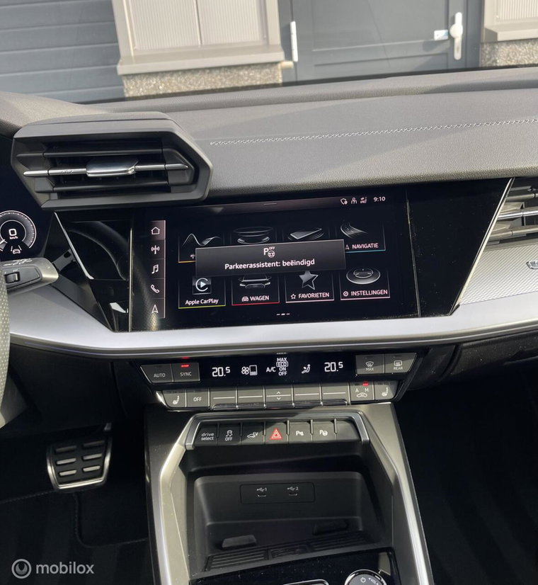Vehicle Image 52