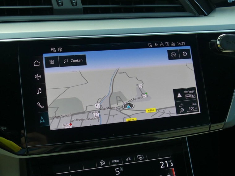 Vehicle Image 25