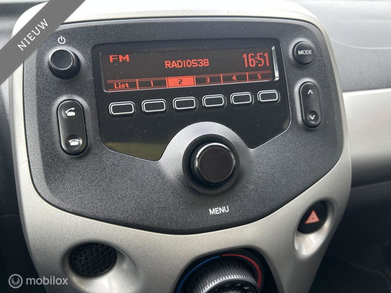Vehicle Image 11