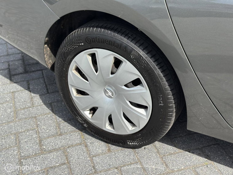 Vehicle Image 32