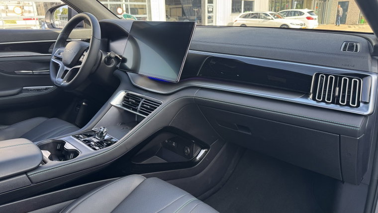 Vehicle Image 15