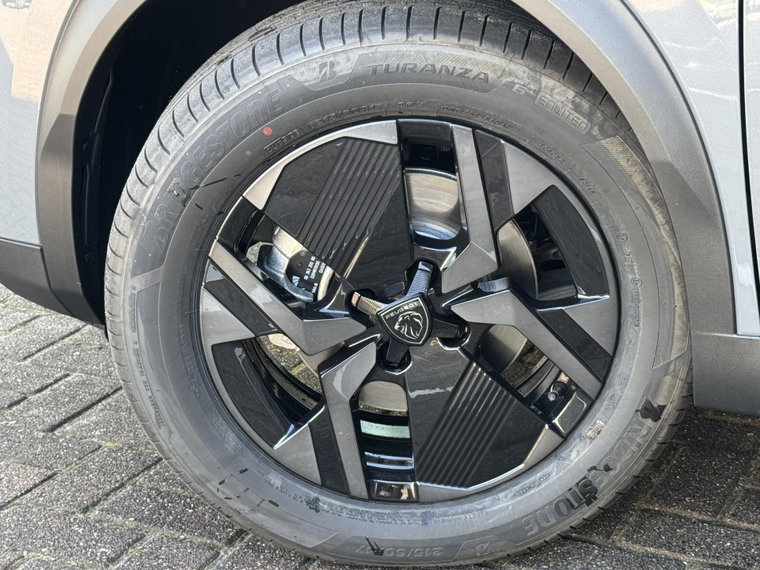 Vehicle Image 24