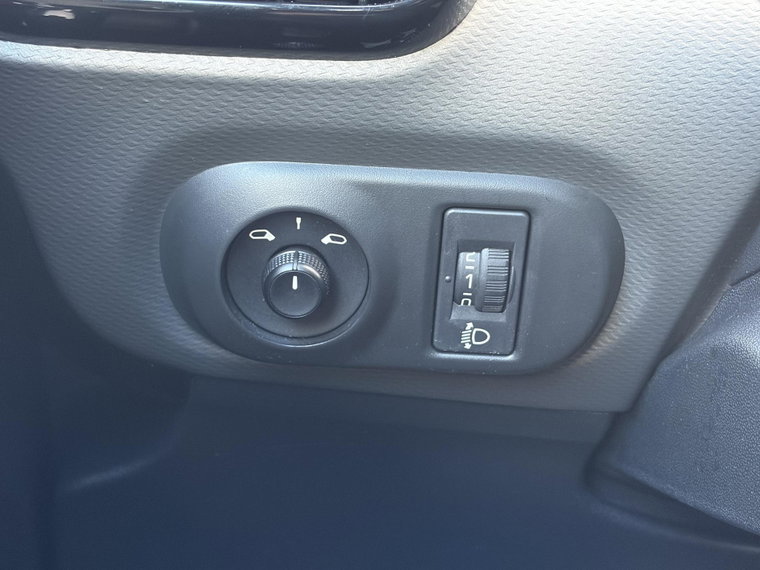 Vehicle Image 28