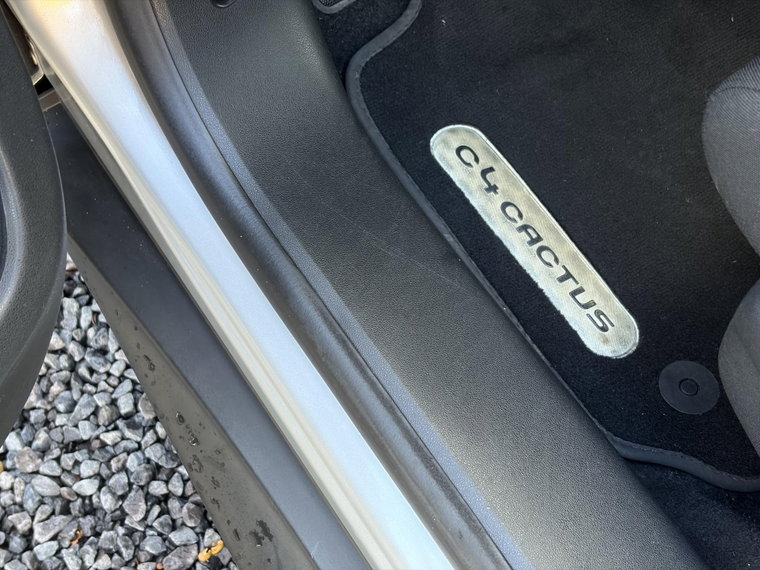 Vehicle Image 33