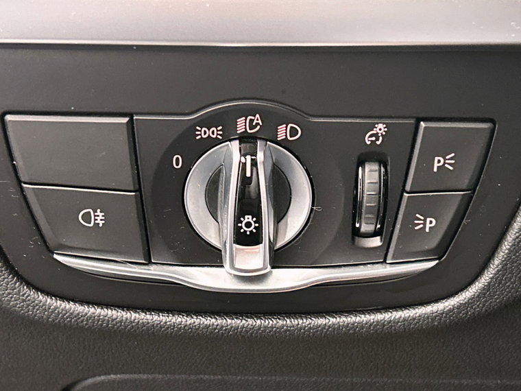 Vehicle Image 38