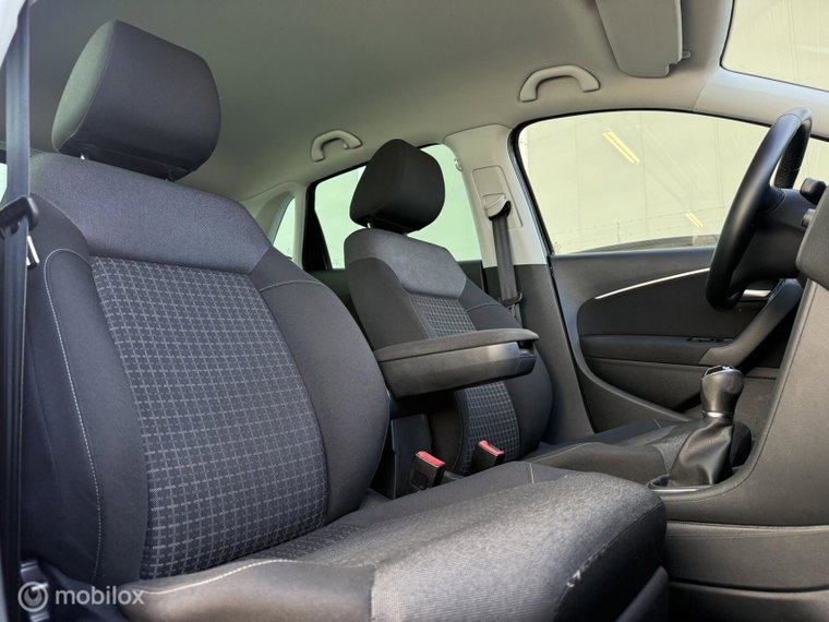 Vehicle Image 37