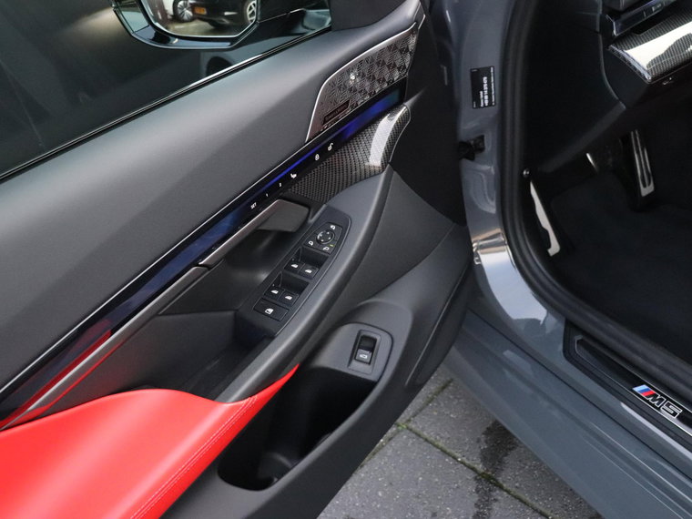 Vehicle Image 28