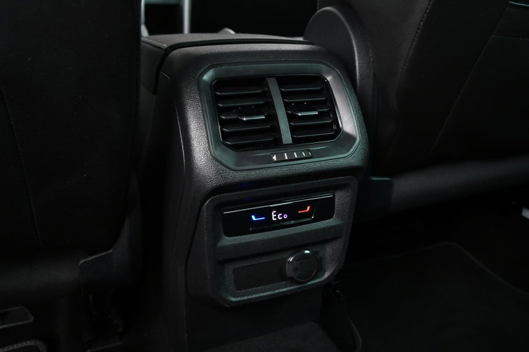 Vehicle Image 28