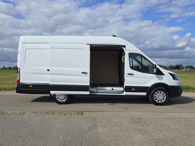 Vehicle Image 24