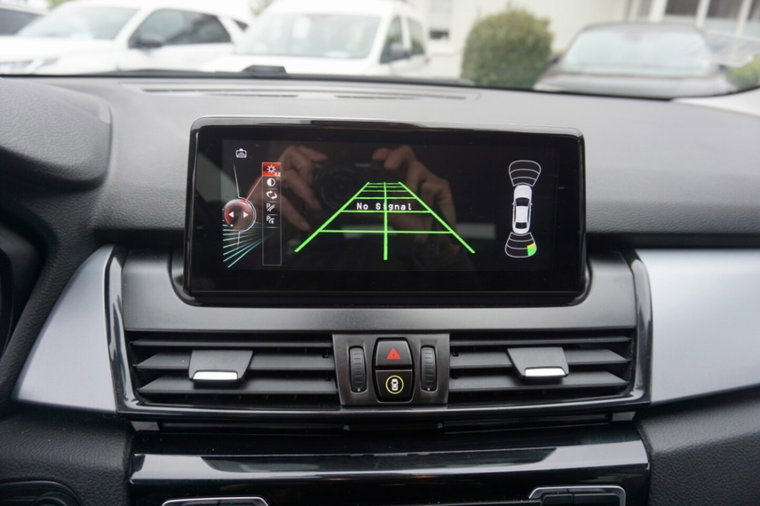 Vehicle Image 14