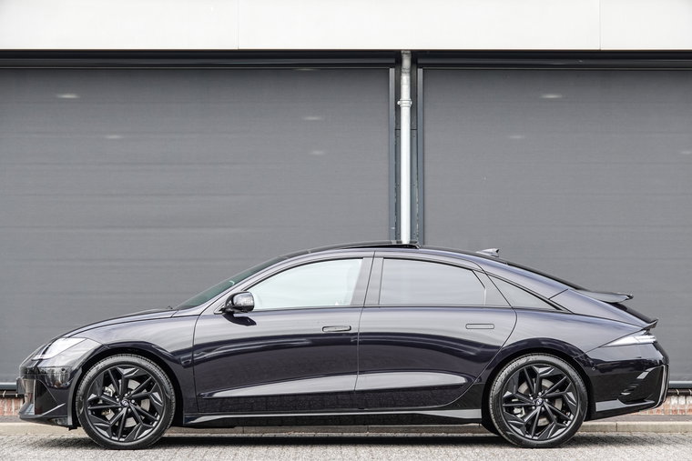 Vehicle Image 4