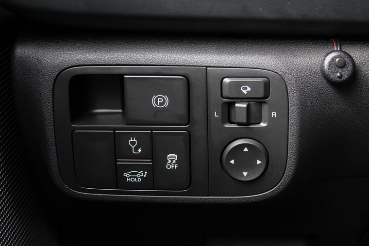 Vehicle Image 32