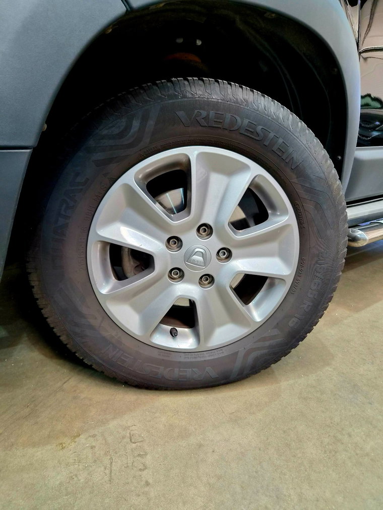 Vehicle Image 12