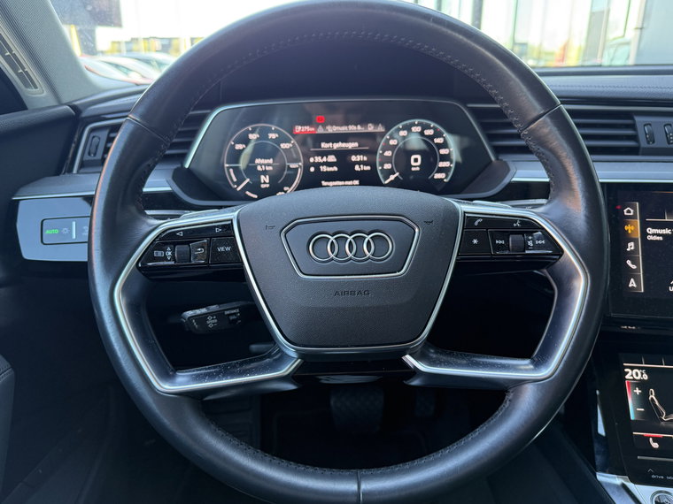 Vehicle Image 26