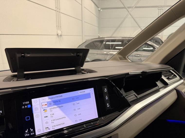 Vehicle Image 38