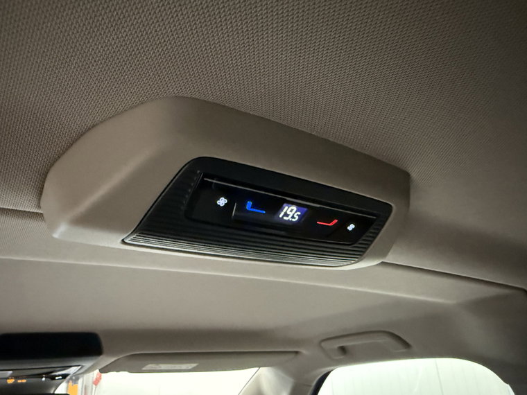 Vehicle Image 52
