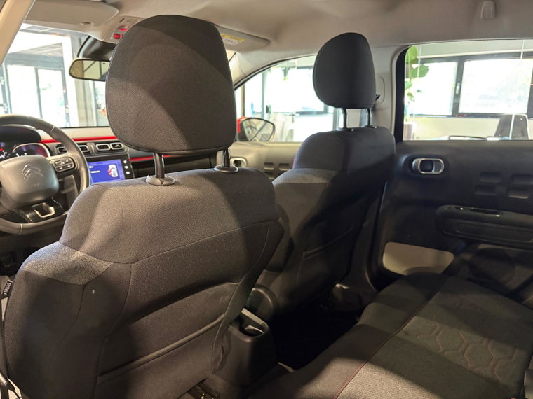 Vehicle Image 16