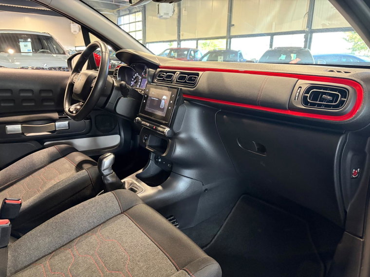 Vehicle Image 25
