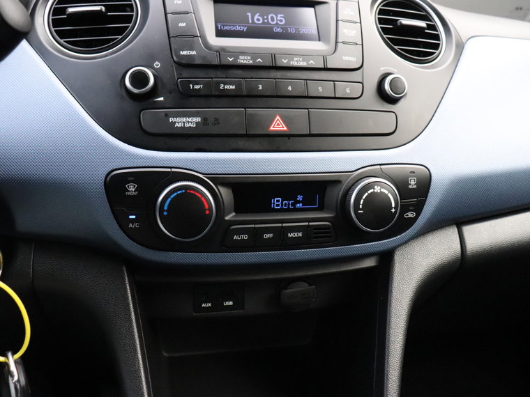 Vehicle Image 16