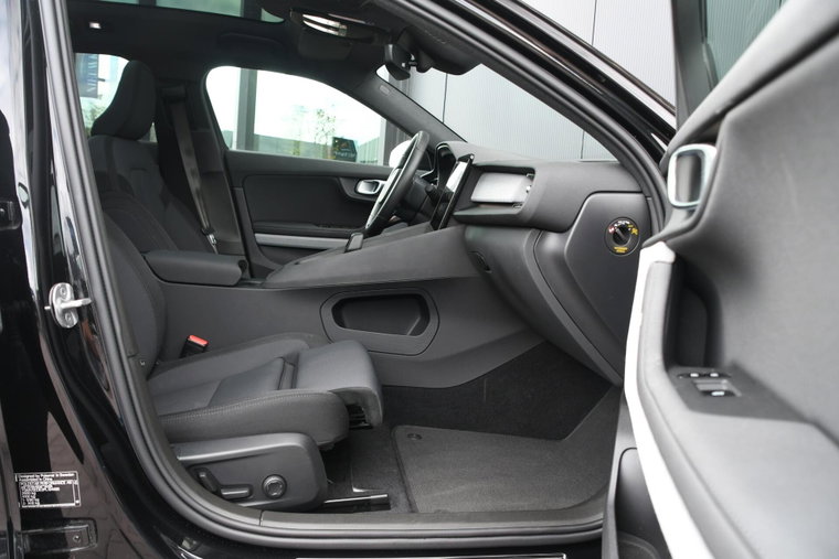 Vehicle Image 23