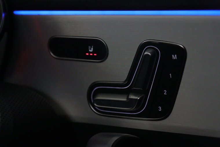 Vehicle Image 37