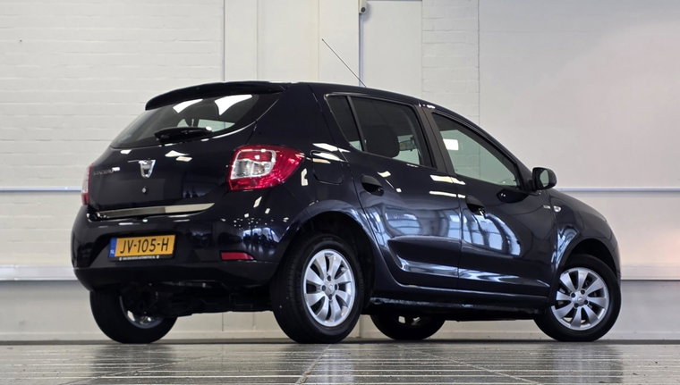Vehicle Image 6