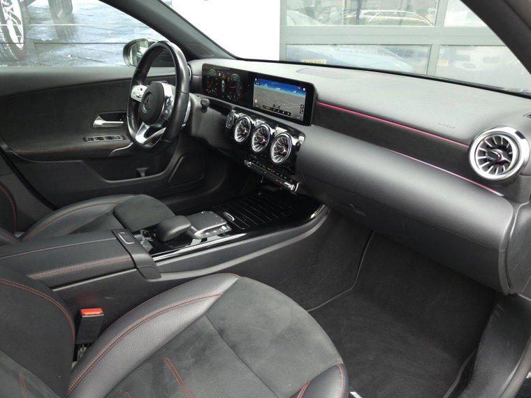 Vehicle Image 31