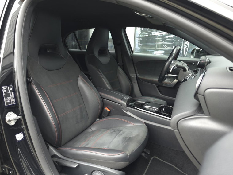 Vehicle Image 33