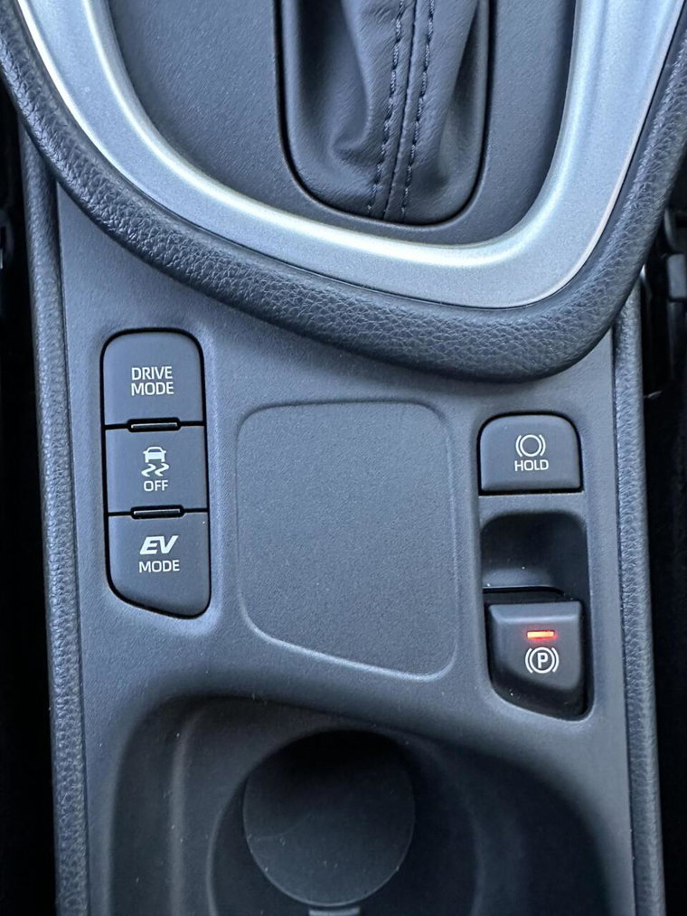 Vehicle Image 16