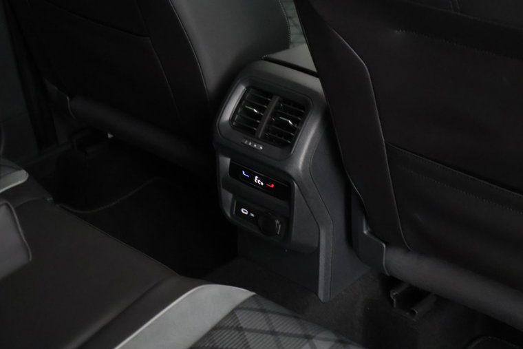 Vehicle Image 45