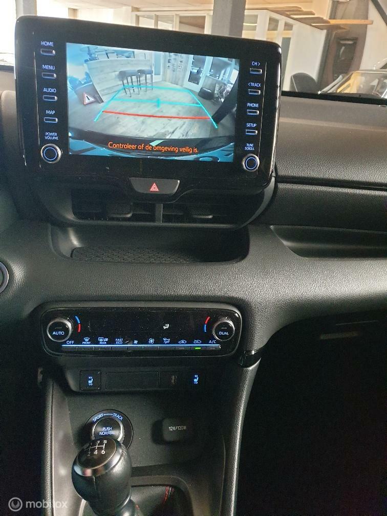 Vehicle Image 12