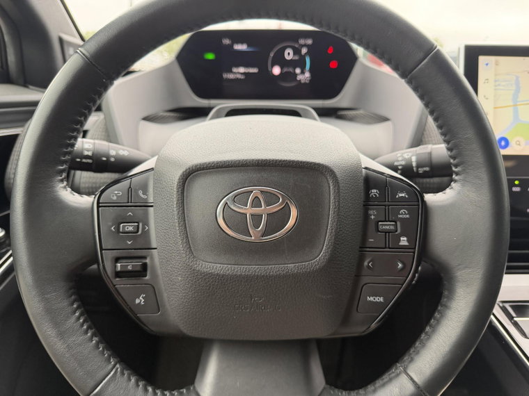 Vehicle Image 17