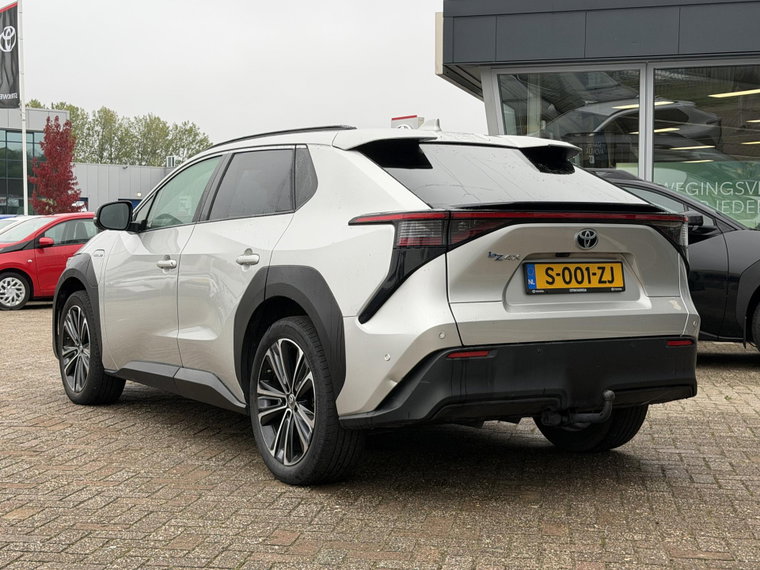 Vehicle Image 4