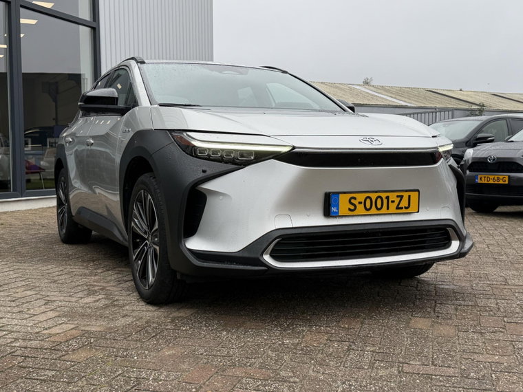 Vehicle Image 7